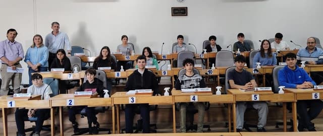 Nueva visita de estudiantes a la sede de la Junta Departamental