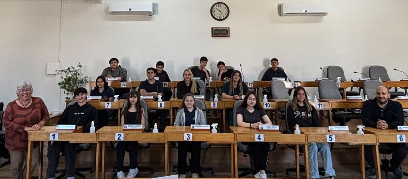 Tres Grupos de Estudiantes visitaron la sede de la Junta Departramental