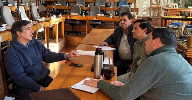 Integrantes de la Mesa de la Junta reciben a Presidente del Centro Comercial