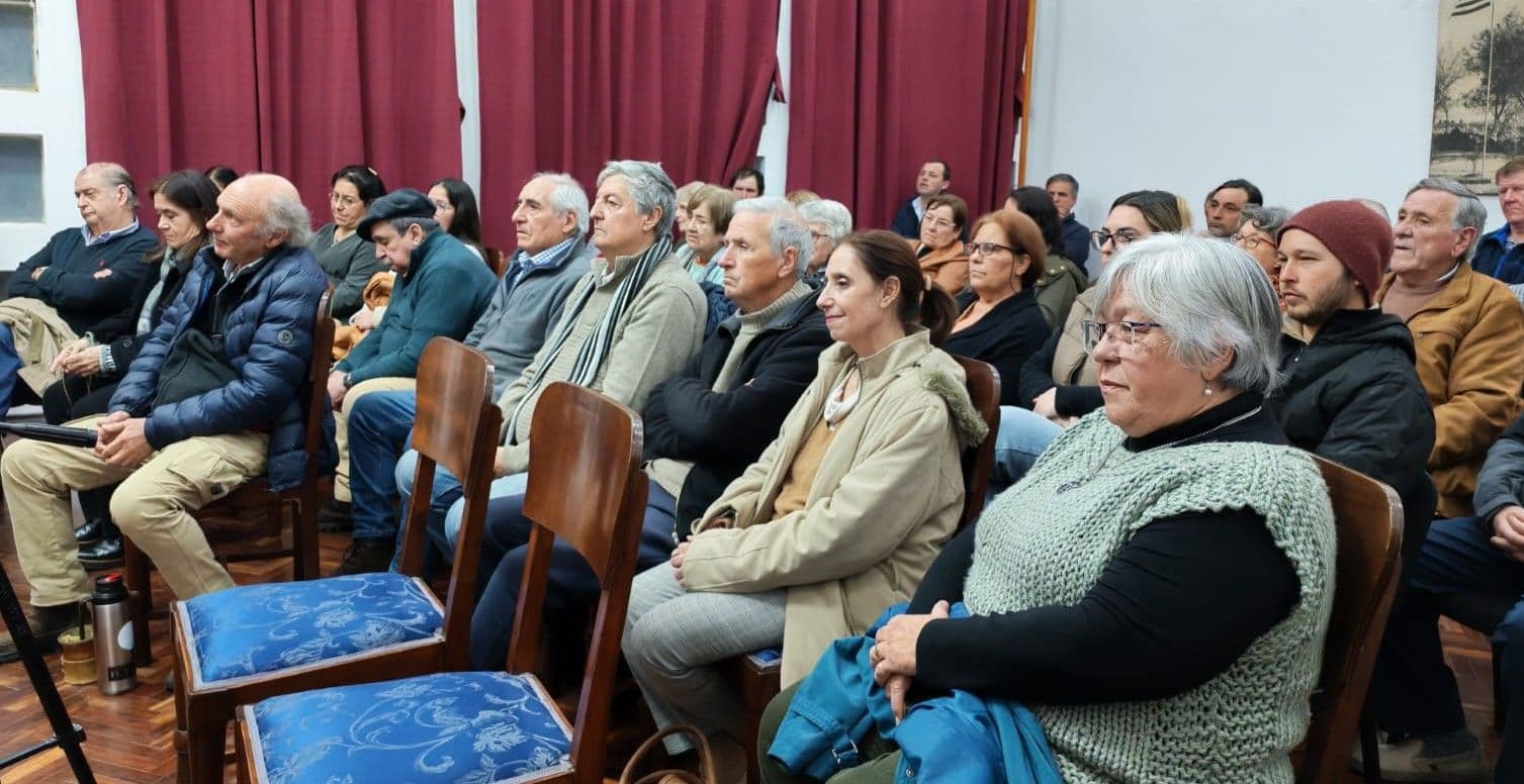 Presidenta de la Junta Departamental en la presentación de histórico libro en Cardona